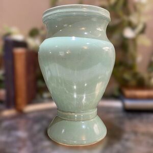 Vintage Brush McCoy Vase Green USA #715 NICE